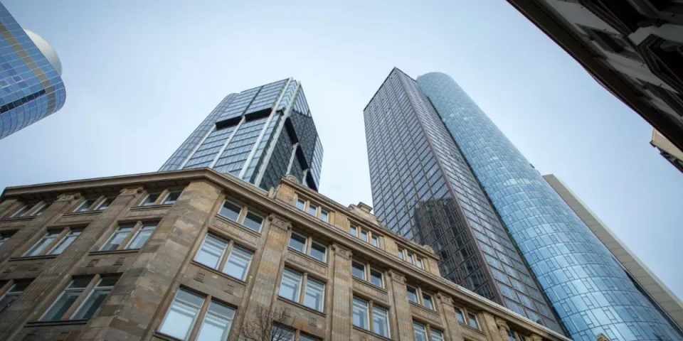 Ranking: Najlepsze aplikacje do nagrywania dźwięku na telefon — od prostych notatek po profesjonalny mastering: cena, jakość, formaty, bezpłatne alternatywy.